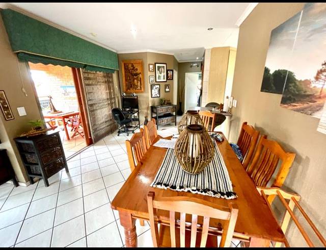 2 BEDROOM TOWNHOUSE FOR SALE IN NOORDHEUWEL